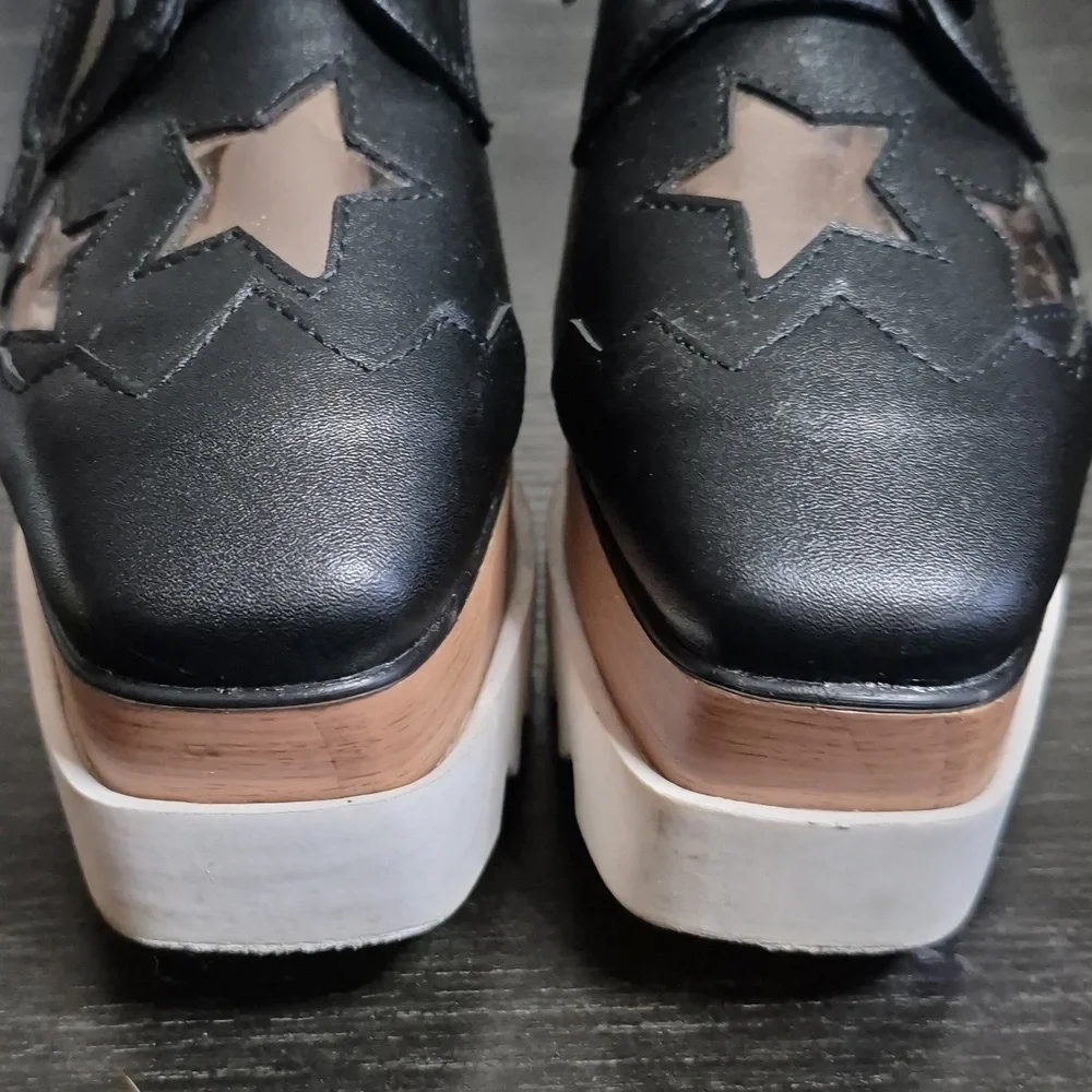Stylish Black and Gold Women's Platform Shoes, Black w Silver Stars Sz 37(6.5)